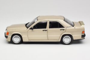 Mercedes 190E W201 2.3-16 Smoke Silver Metallic Norev 1:18 183831 Fém – 4. kép a 8-ből