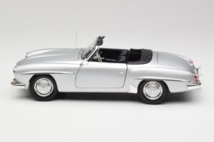 Mercedes 190 SL W121 Ezüst Szürke Minichamps 1:18 100037031 Fém – 4. kép a 8-ből