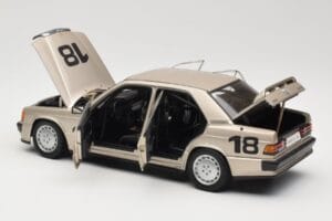 Mercedes 190E 2.3-16 W201 #1 N. Lauda Race of Champions Nurburgring 1984 AUTOart 1:18 88431 Fém – 5. kép a 8-ből