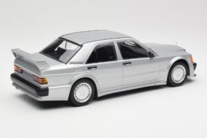 Mercedes 190E 2.5-16 EVO 1 W201 Ezüst Minichamps 1:18 155036001 Fém – 2. kép a 6-ből