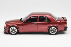 Mercedes 190E 2.5-16 W201 RAUH-Welt Republik Piros Otto 1:18 OT1083 Gyanta – 3. kép a 6-ből