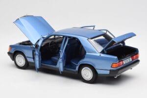 Mercedes 190E W201 Diamond Kék Dealer Kiadás Norev 1:18 B66040661 Fém – 5. kép a 8-ből