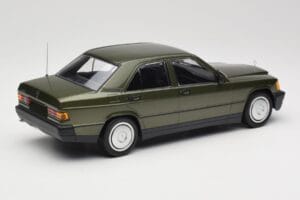 Mercedes 190E W201 Zöld Metál Minichamps 1:18 155037001 Fém – 2. kép a 6-ből