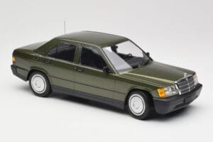 Mercedes 190E W201 Zöld Metál Minichamps 1:18 155037001 Fém – 4. kép a 6-ből