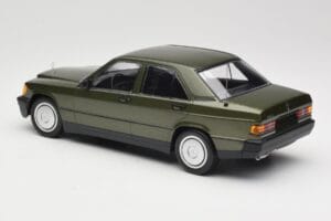 Mercedes 190E W201 Zöld Metál Minichamps 1:18 155037001 Fém – 5. kép a 6-ből