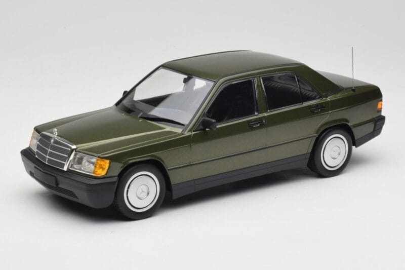 Mercedes 190E W201 Zöld Metál Minichamps 1:18 155037001 Fém