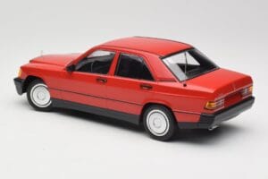 Mercedes 190E W201 Piros Minichamps 1:18 155037000 Fém – 5. kép a 6-ből