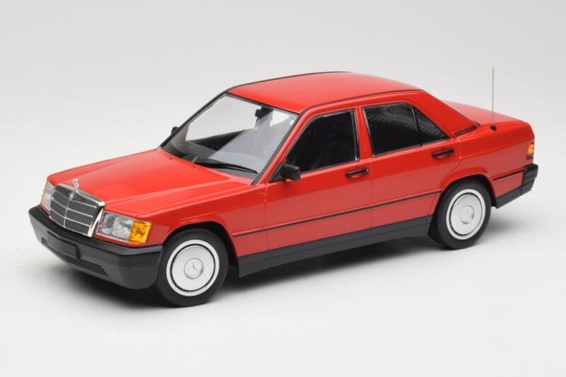 Mercedes 190E W201 Piros Minichamps 1:18 155037000 Fém