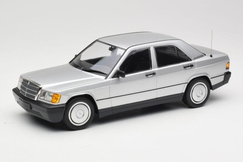 Mercedes 190E W201 Ezüst Minichamps 1:18 155037004 Fém