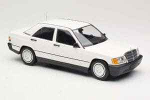 Mercedes 190E W201 Fehér Minichamps 1:18 155037002 Fém – 4. kép a 6-ből