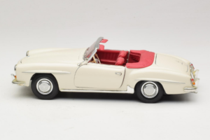 Mercedes 190SL Fehér Maisto 1:18 50274 Fém – 4. kép a 8-ből