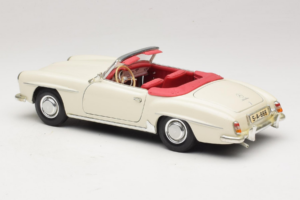 Mercedes 190SL Fehér Maisto 1:18 50274 Fém – 7. kép a 8-ből