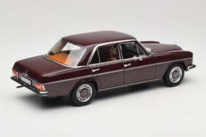 Mercedes 200 W115 Sötét Vörösesbarna Norev 1:18 183778 Fém – 3. kép a 8-ből