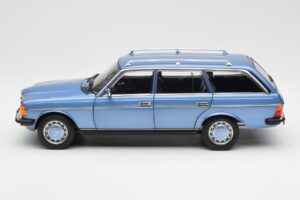 Mercedes 200 S123 T-Model Diamond Kék Dealer Kiadás Norev 1:18 B66040671 Fém – 4. kép a 8-ből