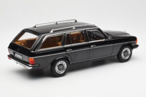 Mercedes 200 T S123 Fekete Norev 1:18 183735 Fém – 3. kép a 8-ből