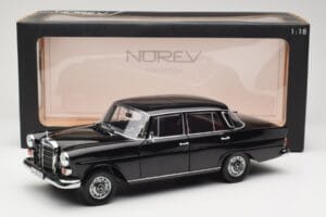 Mercedes 200 W110 Fekete Norev 1:18 183574 Fém – 8. kép a 8-ből