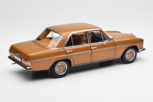Mercedes 200 W115 Bycane Arany Dealer Kiadás Norev 1:18 B66040665 Fém – 3. kép a 8-ből