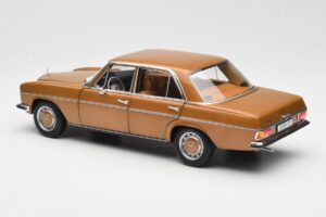 Mercedes 200 W115 Bycane Arany Dealer Kiadás Norev 1:18 B66040665 Fém – 7. kép a 8-ből