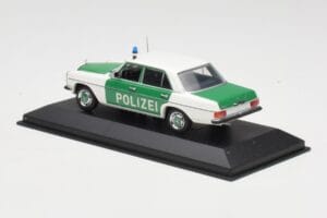 Mercedes 200 W115 Rendőrség Minichamps 1:43 400034090 Fém – 3. kép a 4-ből