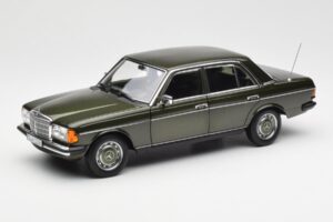 Mercedes 200 W123 Cypress Zöld Metál Dealer Kiadás Norev 1:18 B66040654 Fém