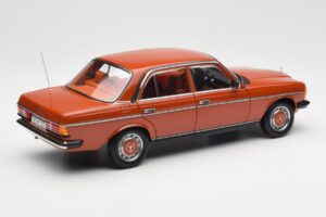 Mercedes 200 W123 English Piros Dealer Kiadás Norev 1:18 B66040653 Fém – 3. kép a 8-ből