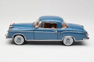 Mercedes 220 SE W128 Kék Sun Star 1:18 3561 Fém – 4. kép a 8-ből