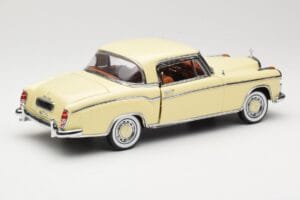 Mercedes 220 SE W128 Coupe Bézs Sun Star 1:18 3562 Fém – 3. kép a 8-ből