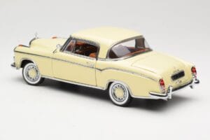 Mercedes 220 SE W128 Coupe Bézs Sun Star 1:18 3562 Fém – 7. kép a 8-ből