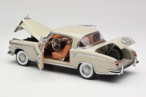 Mercedes 220 SE W128 Coupe Világosszürke Sun Star 1:18 3568 Fém – 5. kép a 8-ből