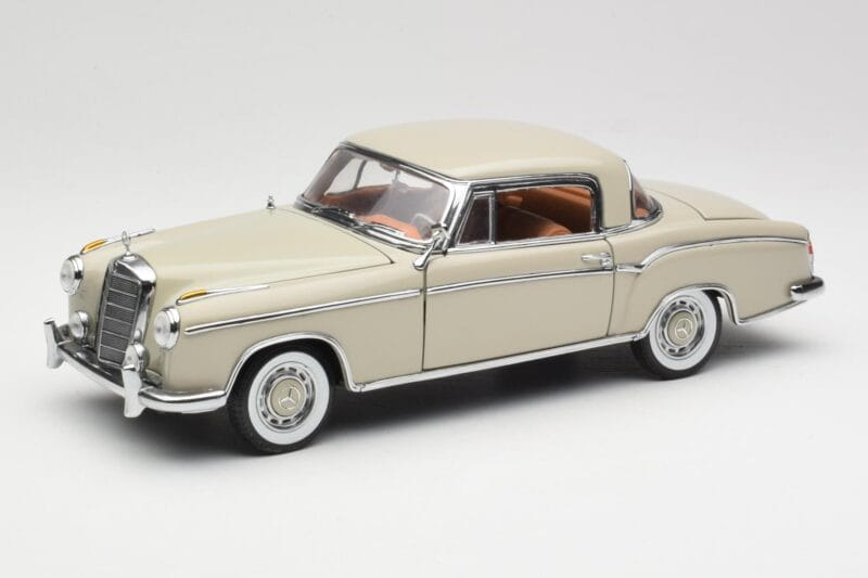 Mercedes 220 SE W128 Coupe Világosszürke Sun Star 1:18 3568 Fém