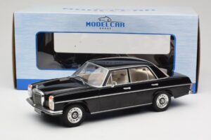 Mercedes 220D W115 Fekete MCG 1:18 MCG18117 Fém – 6. kép a 6-ből