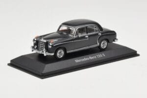 Mercedes 220S W180 Világosszürke Minichamps 1:43 B66040534 Fém – 2. kép a 4-ből
