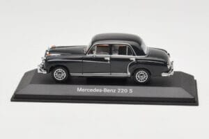 Mercedes 220S W180 Világosszürke Minichamps 1:43 B66040534 Fém
