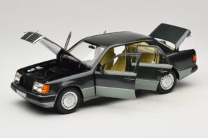 Mercedes 230E W124 Night Green Metallic Norev 1:18 183952 Fém – 2. kép a 8-ből
