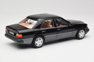 Mercedes 230E W124 AMG Wheels Fekete Limitált Kiadás Norev 1:18 183950 Fém – 3. kép a 12-ből