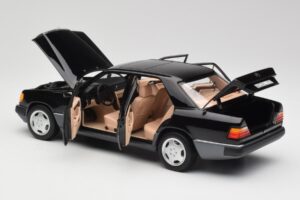 Mercedes 230E W124 AMG Wheels Fekete Limitált Kiadás Norev 1:18 183950 Fém – 5. kép a 12-ből