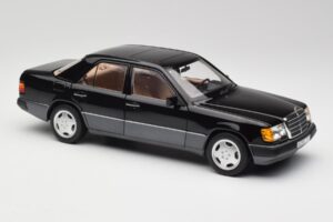 Mercedes 230E W124 AMG Wheels Fekete Limitált Kiadás Norev 1:18 183950 Fém – 6. kép a 12-ből