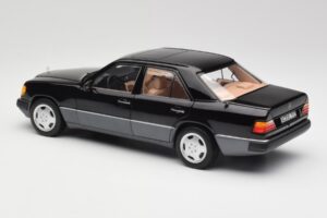 Mercedes 230E W124 AMG Wheels Fekete Limitált Kiadás Norev 1:18 183950 Fém – 7. kép a 12-ből