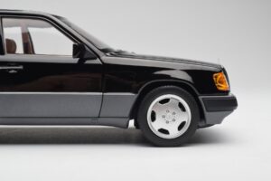 Mercedes 230E W124 AMG Wheels Fekete Limitált Kiadás Norev 1:18 183950 Fém – 8. kép a 12-ből