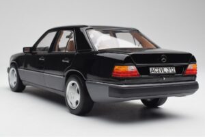 Mercedes 230E W124 AMG Wheels Fekete Limitált Kiadás Norev 1:18 183950 Fém – 10. kép a 12-ből