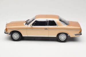 Mercedes 280 CE C123 Arany Norev 1:18 183587 Fém – 3. kép a 6-ből