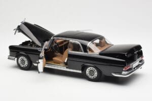 Mercedes 280 SE W111 Coupe Fekete AUTOart 1:18 76286 Fém – 5. kép a 8-ből
