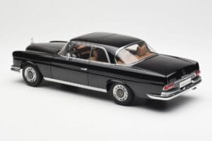 Mercedes 280 SE W111 Coupe Fekete AUTOart 1:18 76286 Fém – 7. kép a 8-ből