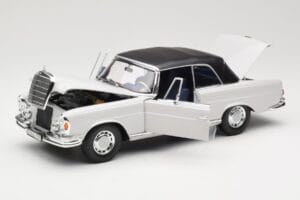 Mercedes 280 SE W111 Kabrió Világosszürke Norev 1:18 183530 Fém – 2. kép a 8-ből