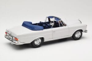 Mercedes 280 SE W111 Kabrió Világosszürke Norev 1:18 183530 Fém – 3. kép a 8-ből
