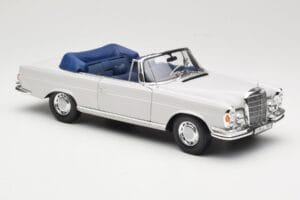 Mercedes 280 SE W111 Kabrió Világosszürke Norev 1:18 183530 Fém – 6. kép a 8-ből