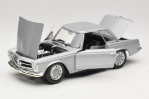 Mercedes 280 SL W113 Berlina Ezüst Techno Giodi 1:18 F14051030 Fém – 2. kép a 8-ből