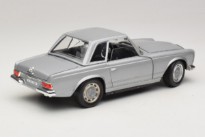 Mercedes 280 SL W113 Berlina Ezüst Techno Giodi 1:18 F14051030 Fém – 3. kép a 8-ből