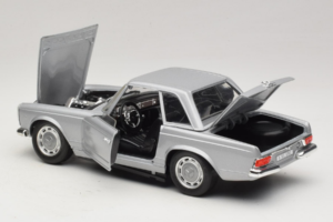 Mercedes 280 SL W113 Berlina Ezüst Techno Giodi 1:18 F14051030 Fém – 5. kép a 8-ből