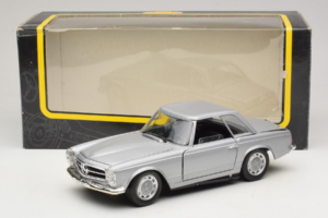 Mercedes 280 SL W113 Berlina Ezüst Techno Giodi 1:18 F14051030 Fém – 8. kép a 8-ből